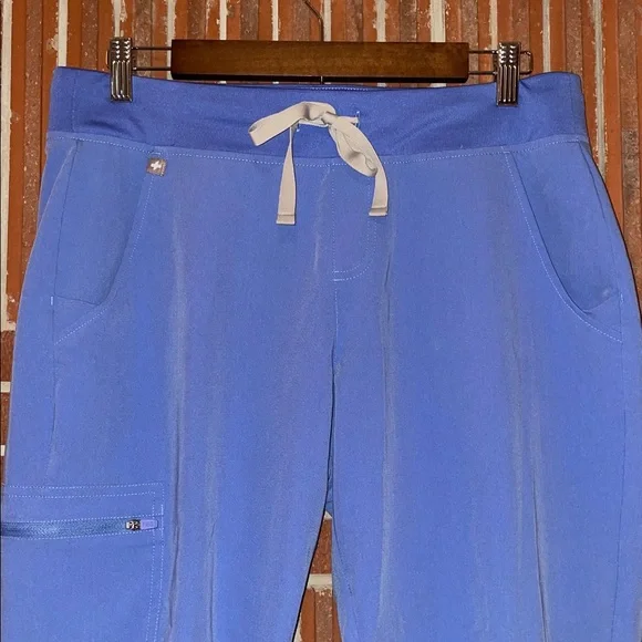 Figs Scrubs Technical Collection Zamora Jogger size medium petite - Picture 2 of 14